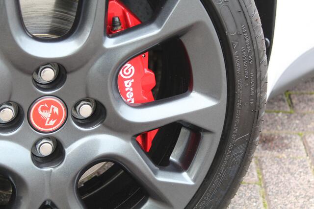 Abarth 124 Spider 1.4 Turbo | Rijklaar | NL-auto| 1e Eig | Stoelverw. | Bose | LED | Parkeersens. | Regensensor | Navi | Cruise | Leder