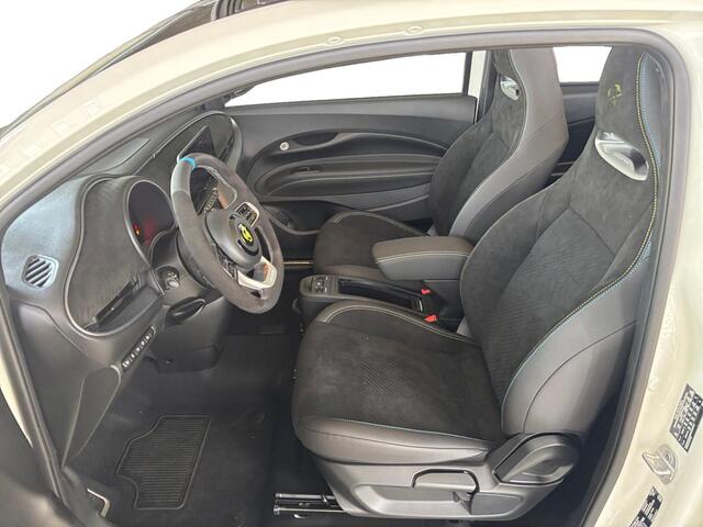 Abarth 500 500e Turismo Cabrio EV 42kWh 155pk | APPLE CARPLAY / ANDROID AUTO | STOELVERW. | CAMERA | ALCANTARA |