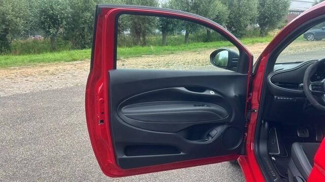 Abarth 500 Abarth Turismo 42 kWh 8.000KM!! NAVIGATIE PREMIUM, APPLE CARPLAY, DAB, PANORAMADAK, STOELVERWARMING, DODEHOEK ASSIST, SPOOR ASSIST, PARKEERHULP V/A, ACHTERUITRIJCAMERA, 18"ABARTH L/M VELGEN, ENZ. ENZ. NIEUWPRIJS ¤41.490,-!!