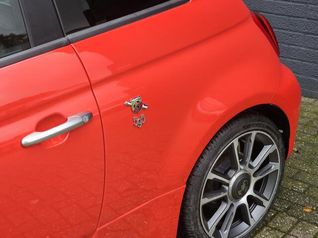 Abarth 595 1.4 T-Jet Turismo 70th Anniversary / AUTOMAAT / LEDER / NAVI /
