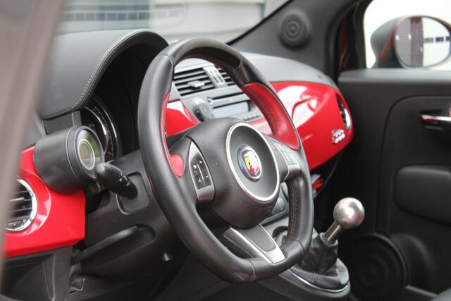 Abarth 595 1.4 T-Jet 180Pk Abarth Competizione | Kuipstoelen