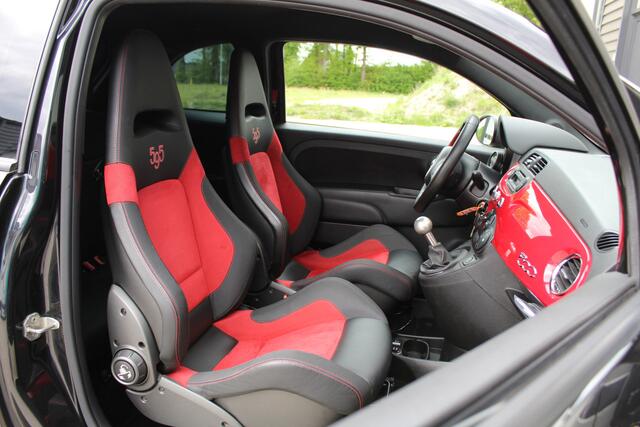 Abarth 595 1.4 T-Jet 180Pk Abarth Competizione | Kuipstoelen