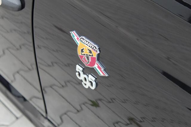 Abarth 595 1.4 T-Jet 180Pk Abarth Competizione | Kuipstoelen