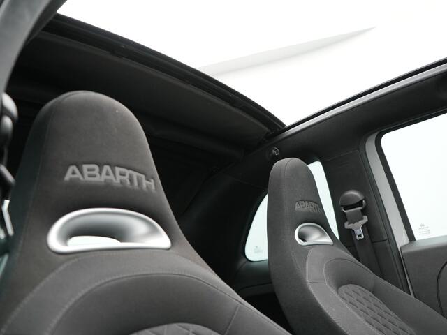 Abarth 595 Pista 165 pk Automaat Campovolo Grau | bi Xenon | Monza Sportuitlaat | Apple Carplay | Sportstoelen | G Force Indicator | 17"L.M | DAB | Parkpilot |