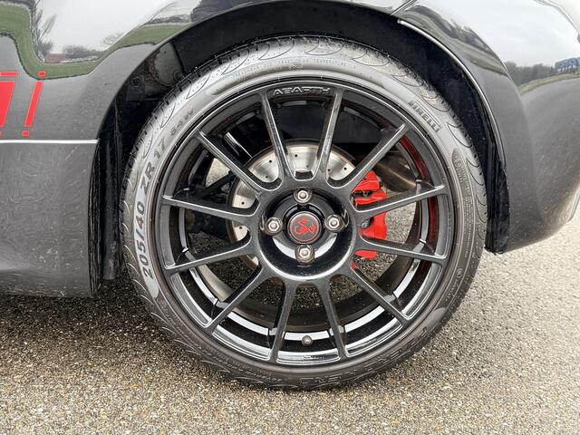 Abarth 595 595C 1.4 T-Jet Abarth Turismo / CARPLAY / AKRAPOVIC / LEDER / CLIMA