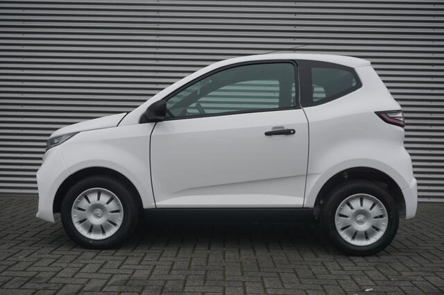 Aixam CITY Pack 45KM/H DIESEL AUTOMAAT DAB+ | GETINT GLAS | NIEUW!