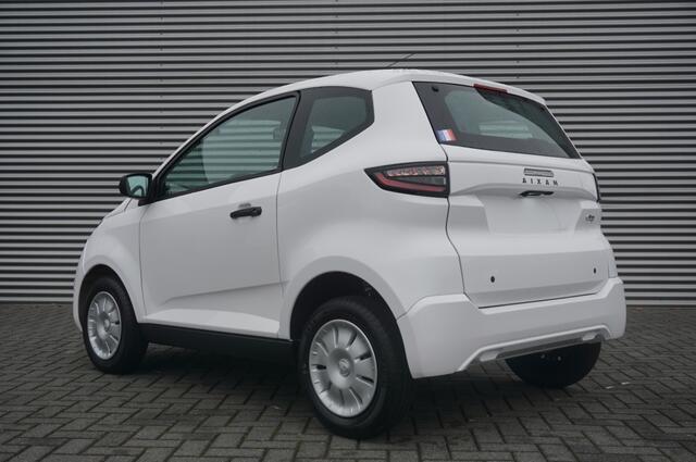 Aixam CITY Pack 45KM/H DIESEL AUTOMAAT DAB+ | GETINT GLAS | NIEUW!