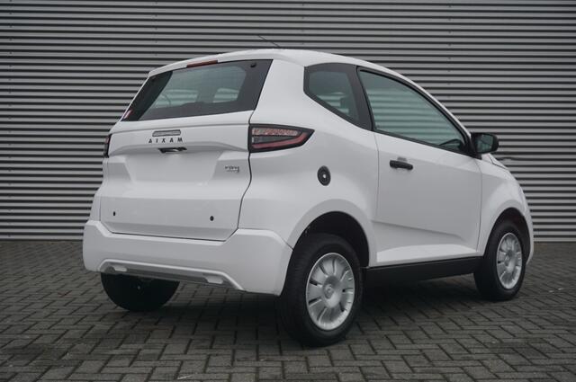 Aixam CITY Pack 45KM/H DIESEL AUTOMAAT DAB+ | GETINT GLAS | NIEUW!