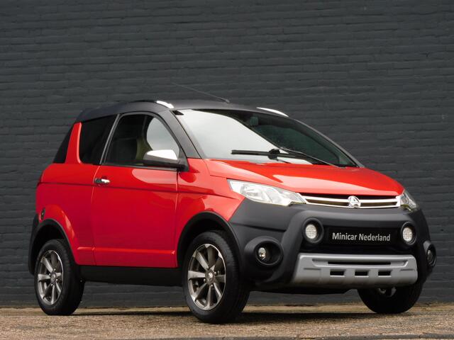 Aixam CROSSLINE Brommobiel Evo ACHTERUITRIJCAM! PARKEER SENSOREN! LM VELGEN! GETINT GLAS!