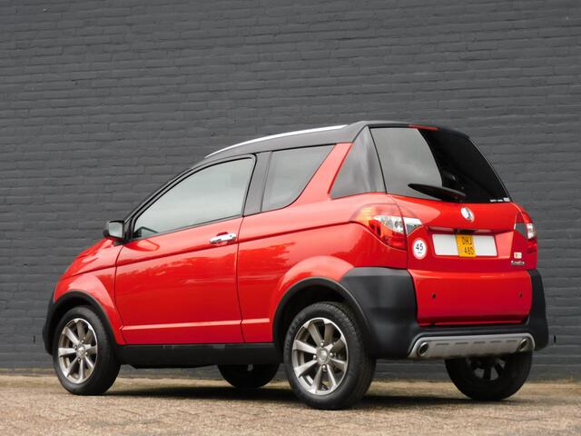 Aixam CROSSLINE Brommobiel Evo ACHTERUITRIJCAM! PARKEER SENSOREN! LM VELGEN! GETINT GLAS!