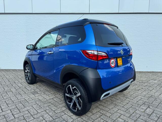 Aixam CROSSOVER Brommobiel Premium HOGE INSTAP | ACHTERCAMERA | LEDER |