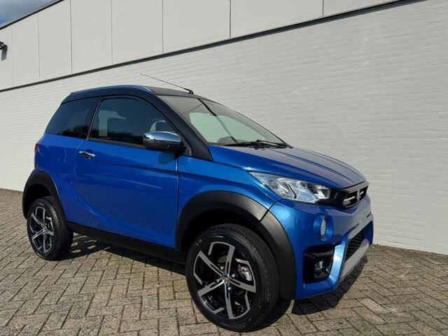 Aixam CROSSOVER Brommobiel Premium HOGE INSTAP | ACHTERCAMERA | LEDER |