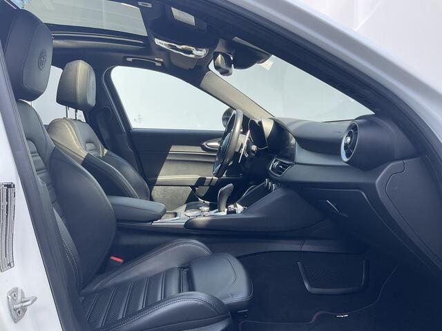 Alfa Romeo GIULIA 2.0 T 281pk Veloce AWD Q4 Pano.dak Carplay