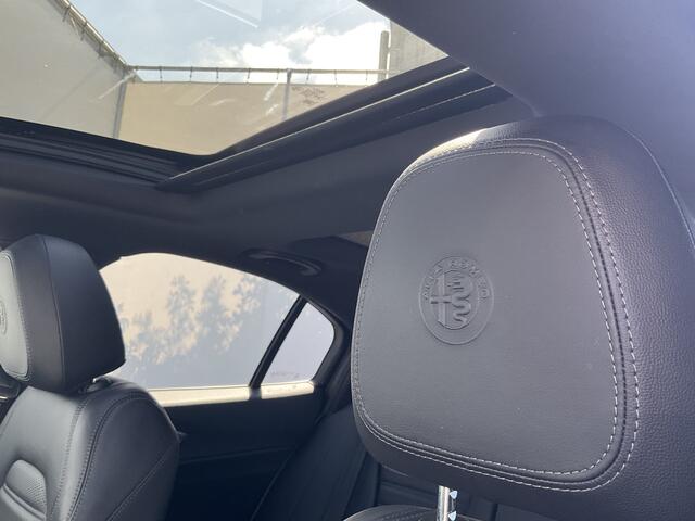Alfa Romeo GIULIA 2.0 T 281pk Veloce AWD Q4 Pano.dak Carplay