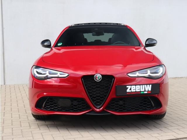 Alfa Romeo GIULIA 2.0 Turbo 280 PK Competizione Q4 AWD | Pano | Harman | 19"