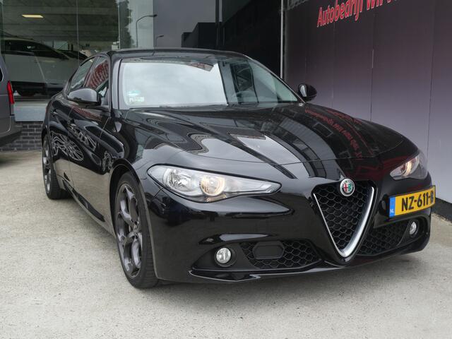 Alfa Romeo GIULIA 2.0T SUPER | AUTOMAAT | NAVIGATIE | KEYLESS | DAB | 19 INCH | NL-AUTO!!