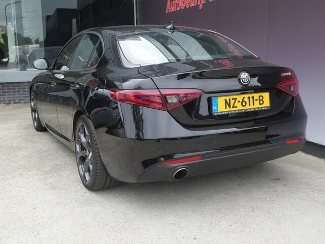 Alfa Romeo GIULIA 2.0T SUPER | AUTOMAAT | NAVIGATIE | KEYLESS | DAB | 19 INCH | NL-AUTO!!