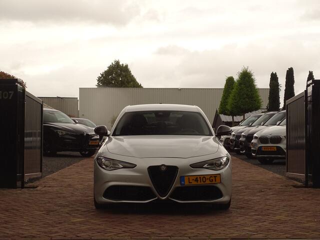 Alfa Romeo GIULIA 2.0T 310PK | Squadra | Ragazzon | Carbon | Veloce-bumpers | Rode remkl. | Cruise