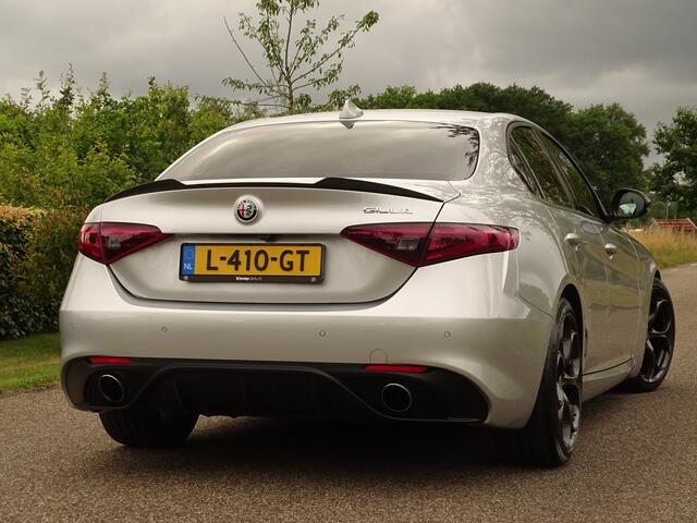 Alfa Romeo GIULIA 2.0T 310PK | Squadra | Ragazzon | Carbon | Veloce-bumpers | Rode remkl. | Cruise