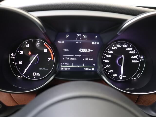 Alfa Romeo GIULIA 2.0T Super Leren bekleding | Camera achter | Navigatie