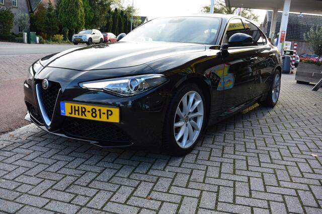 Alfa Romeo GIULIA 2.0T Super Corporate Edition