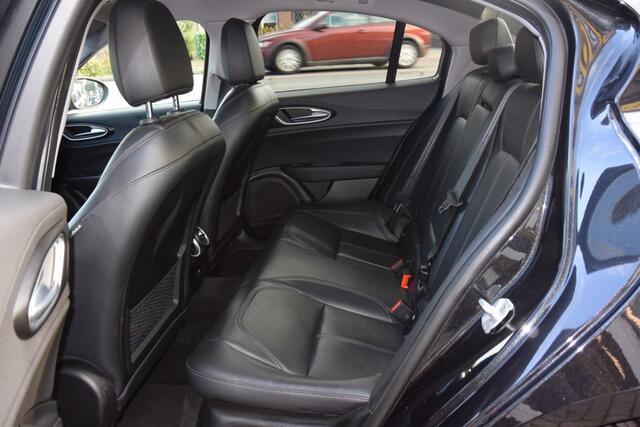 Alfa Romeo GIULIA 2.0T Super Corporate Edition