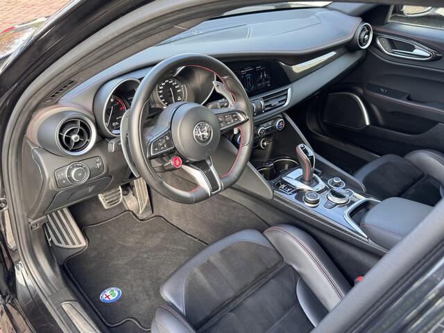 Alfa Romeo GIULIA 2.9 V6 Quadrifoglio | BTW-auto | Akrapovic | Carbon | Keyless entree