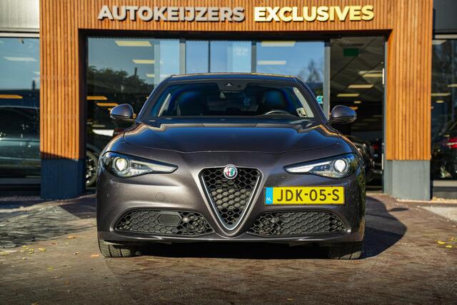 Alfa Romeo GIULIA 2.0 T AWD Gepantserd 280 PK | Diplomatiek veiligheidsglas | Ex-regeringsauto Italië | Unieke historie