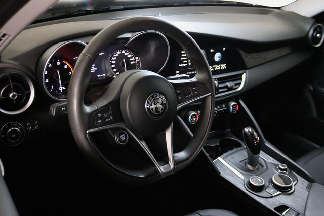 Alfa Romeo GIULIA 2.0T Super 305 PK Lederen bekleding, Afneembare Trekhaak, Memory, Camera