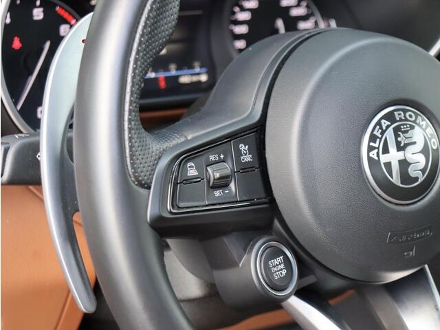 Alfa Romeo GIULIA 2.0T Sprint | Veloce Interieur | Stoel- & stuurverwarming | Schakelflippers | Adaptive Cruise Control