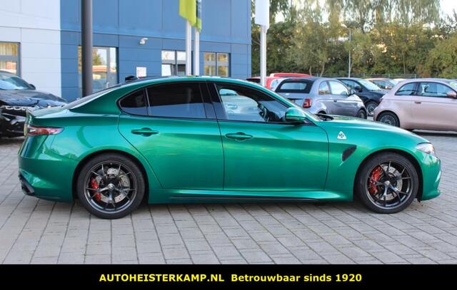 Alfa Romeo GIULIA 2.9 V6 Quadrifoglio 510 PK Carbonstoelen Sportuitlaat Rijassistentie Pakket