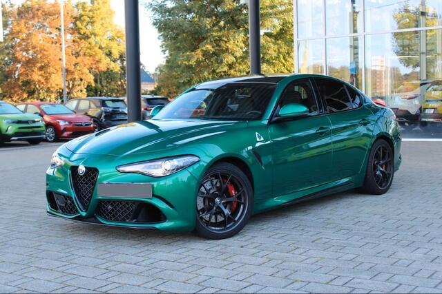 Alfa Romeo GIULIA 2.9 V6 Quadrifoglio 510 PK Carbonstoelen Sportuitlaat Rijassistentie Pakket