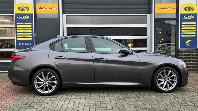 Alfa Romeo GIULIA 2.0T Super | BTW Auto, interessant voor ondernemers| | Uitmuntende staat |