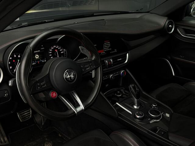Alfa Romeo GIULIA 2.9 V6 Quadrifoglio MonteCarlo Blue Carbon