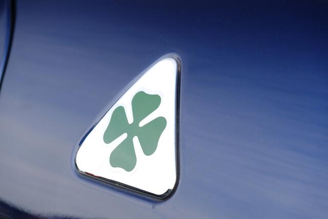 Alfa Romeo GIULIA 2.9 V6 Quadrifoglio MonteCarlo Blue Carbon