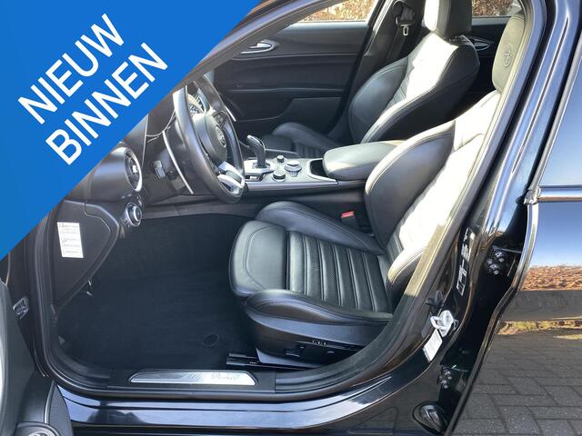 Alfa Romeo GIULIA 2.0T B-Tech 56.988 KM ! Panorama dak Sportstoelen 19 inch