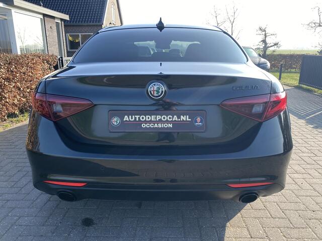 Alfa Romeo GIULIA 2.0T B-Tech 56.988 KM ! Panorama dak Sportstoelen 19 inch