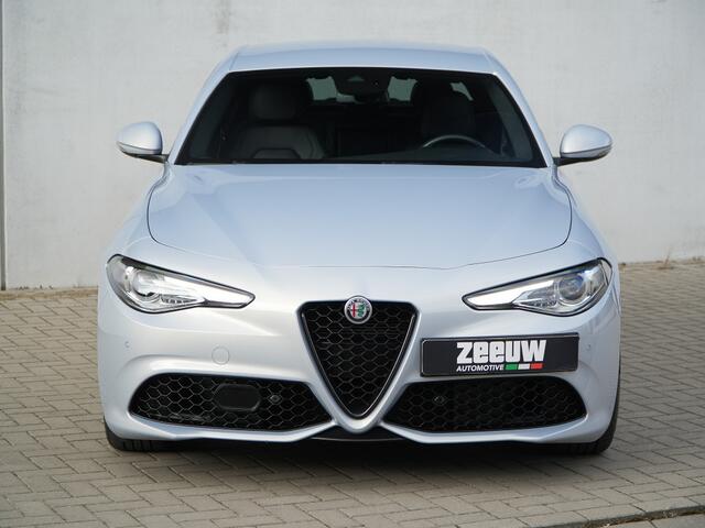 Alfa Romeo GIULIA 2.0 Turbo 200 PK Sprint | Veloce | Navi | Carplay | Driver | 18"