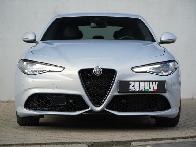 Alfa Romeo GIULIA 2.0 Turbo 200 PK Sprint | Veloce | Navi | Carplay | Driver | 18"