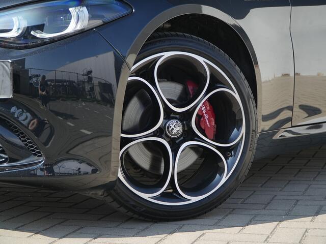 Alfa Romeo GIULIA 2.0 Turbo 280 PK Competizione Q4 AWD | Harman | Veloce | 19"