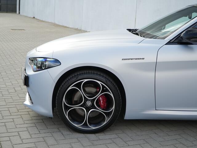 Alfa Romeo GIULIA 2.0 Turbo 280 PK Competizione Q4 AWD | Pano | Harman | 19"