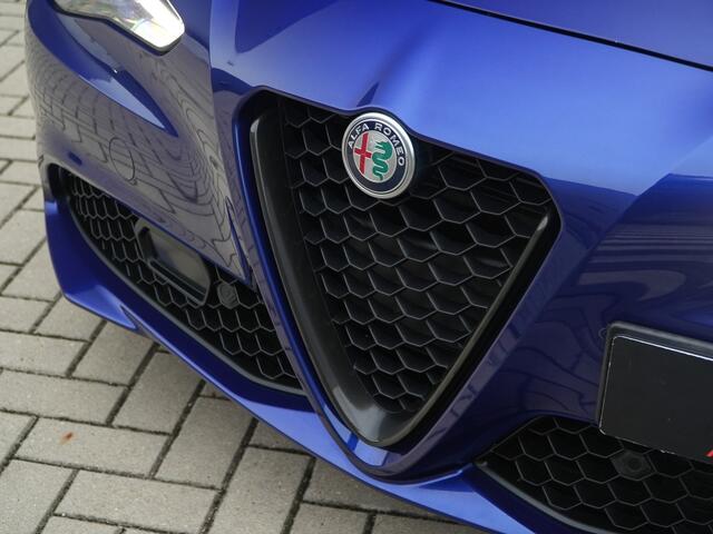 Alfa Romeo GIULIA 2.0 Turbo 200 PK Sprint | Veloce | Carplay | Navi | Leder | 19"