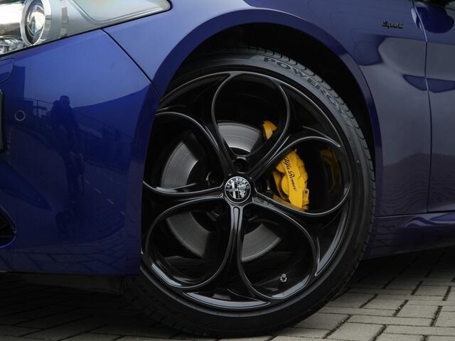 Alfa Romeo GIULIA 2.0 Turbo 200 PK Sprint | Veloce | Carplay | Navi | Leder | 19"