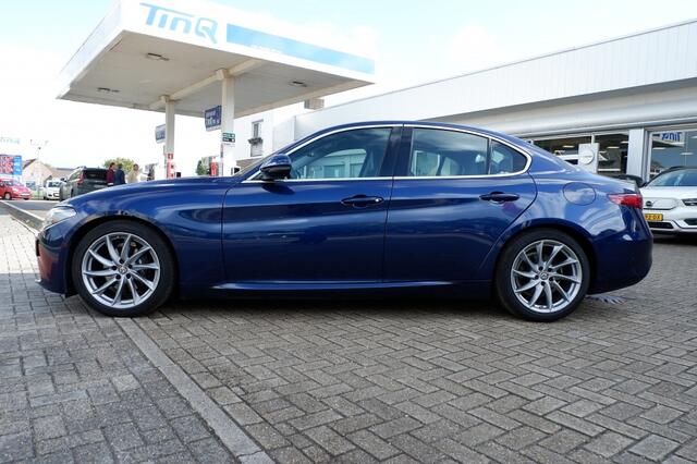 Alfa Romeo GIULIA 2.0T Super / INCL. 12 mnd BOVAG / 200PK/ Leder