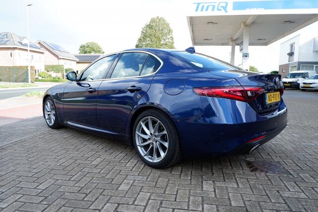 Alfa Romeo GIULIA 2.0T Super / INCL. 12 mnd BOVAG / 200PK/ Leder