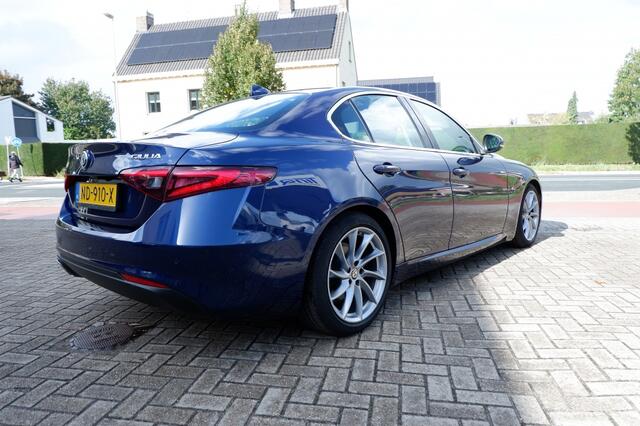 Alfa Romeo GIULIA 2.0T Super / INCL. 12 mnd BOVAG / 200PK/ Leder