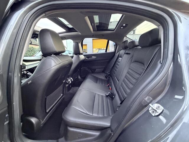 Alfa Romeo GIULIA 2.2 JTDM 180PK AUT VeloceoLederoPano