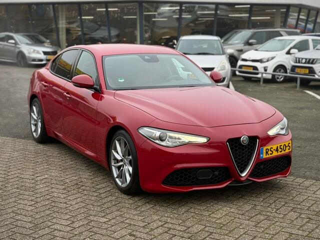 Alfa Romeo GIULIA 2.0T 200PK LEER CAMERA
