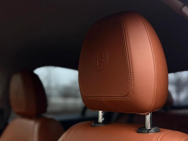 Alfa Romeo GIULIA 2.0T 200PK LEER CAMERA