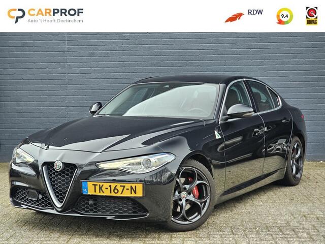 Alfa Romeo GIULIA 2.0T Super / VELOCE INT. / XENON / NAVI / TREKH.